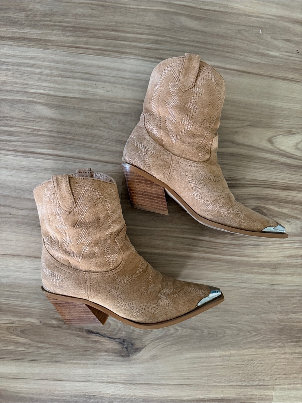 Billini Tan Suede Western Ankle Boots with Metallic Toe